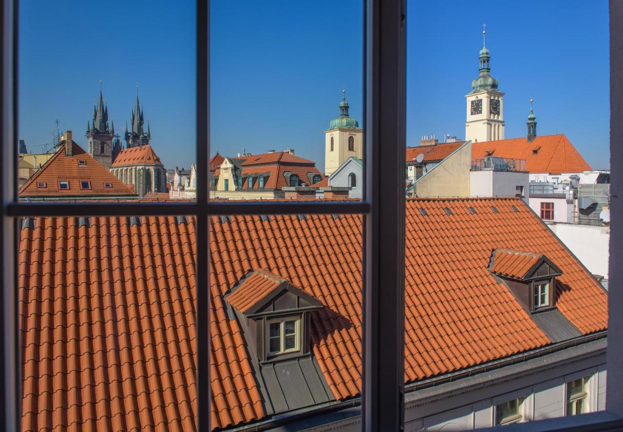 แกรนด์ โฮเทล โบฮีเมีย Hotel ปราก ภายนอก รูปภาพ View of the roofs of the Old Town