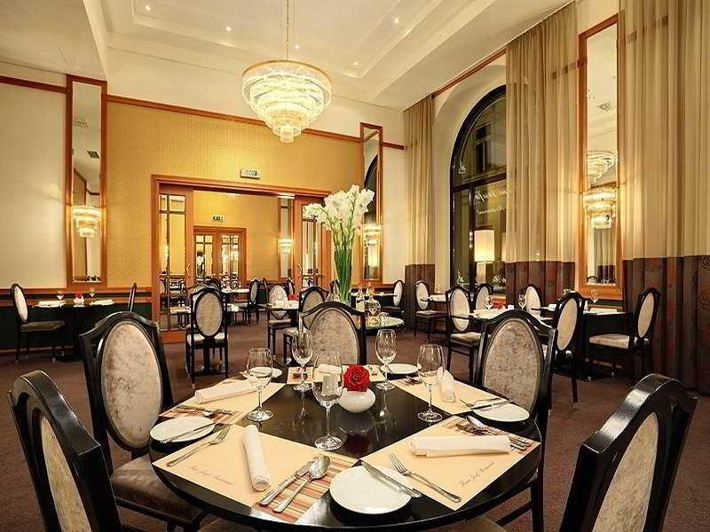 แกรนด์ โฮเทล โบฮีเมีย Hotel ปราก ภายนอก รูปภาพ The restaurant
