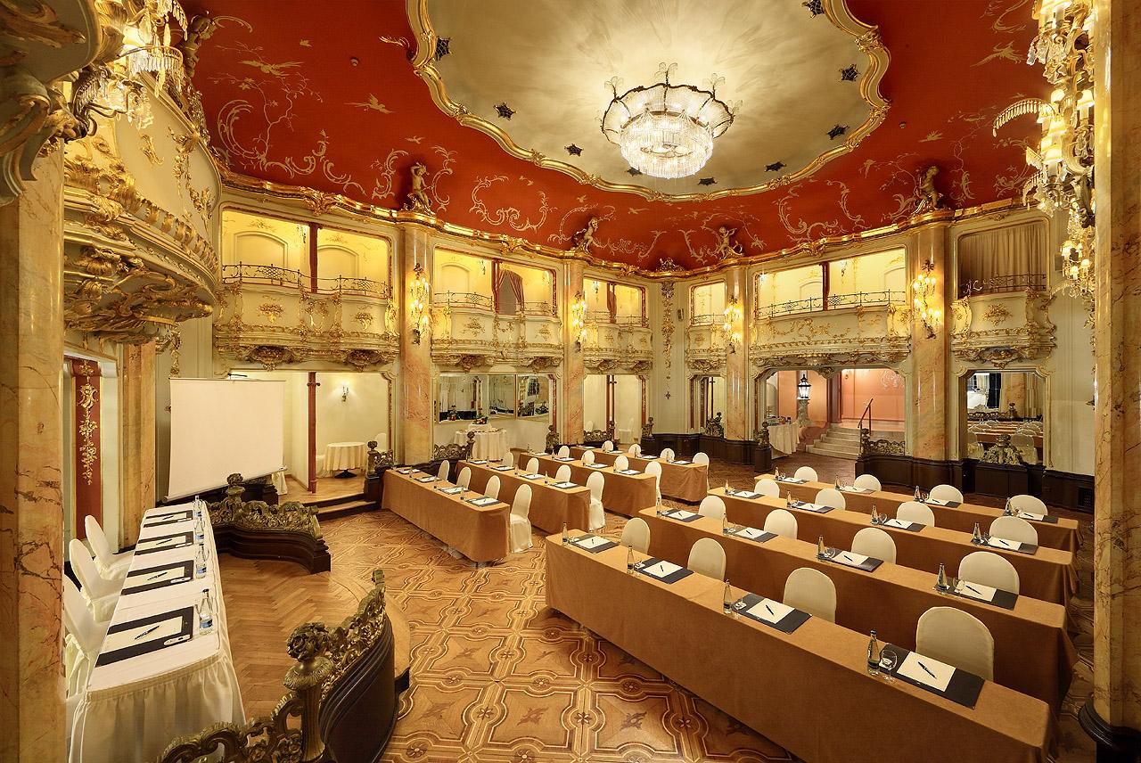 แกรนด์ โฮเทล โบฮีเมีย Hotel ปราก ภายนอก รูปภาพ The interior of the Vienna International Centre
