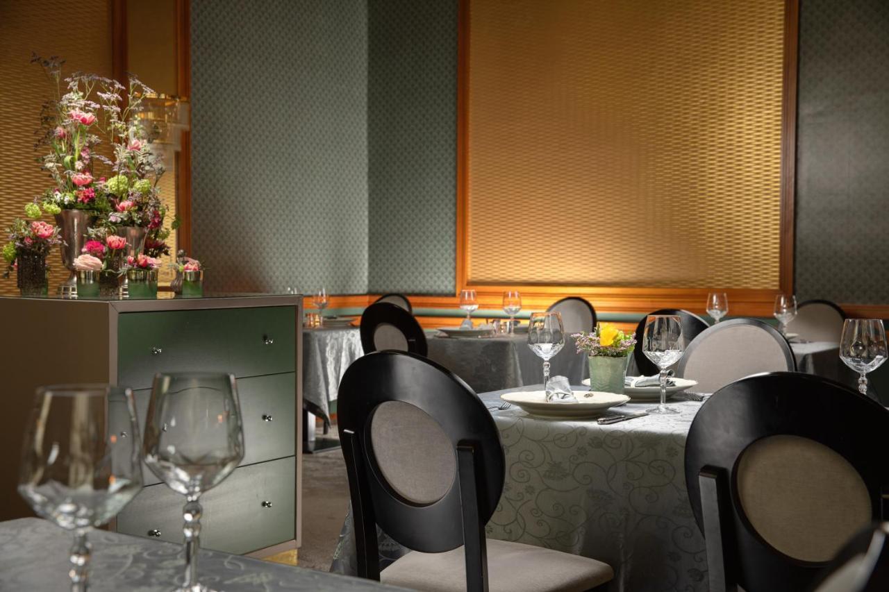 แกรนด์ โฮเทล โบฮีเมีย Hotel ปราก ภายนอก รูปภาพ Restaurant