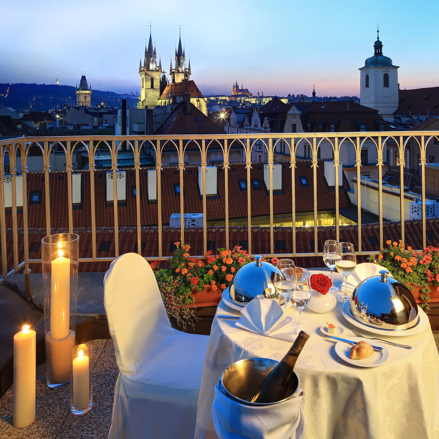 แกรนด์ โฮเทล โบฮีเมีย Hotel ปราก ภายนอก รูปภาพ The Terrace at the Mandarin Oriental, Munich